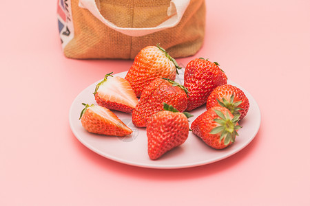 美味草莓食物草莓袋高清图片