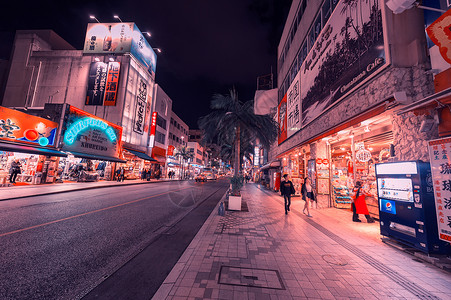 日本冲绳街头夜景背景图片