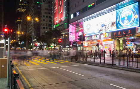 香港繁华的街头重庆大厦高清图片