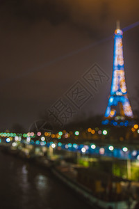 巴黎铁塔光斑夜景图片