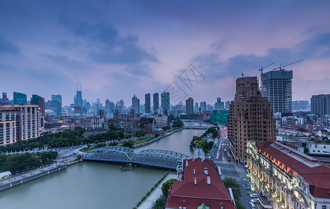 上海苏州河畔建筑夜景高清图片