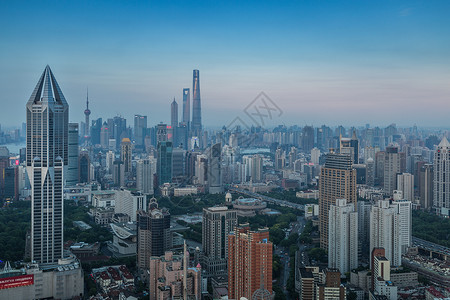 高楼林立的上海城市风光图片