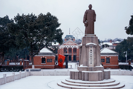 映雪广场日出武汉首义广场冬天雪景背景