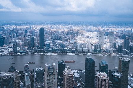 上海雨雪天气城市建筑全景图片