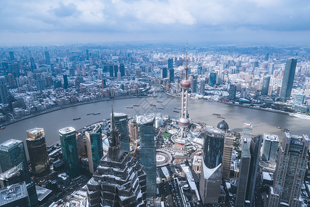 上海雨雪天气城市建筑全景高清图片