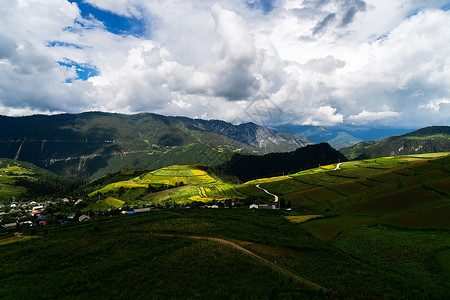 云南香格里拉美丽的风景图片