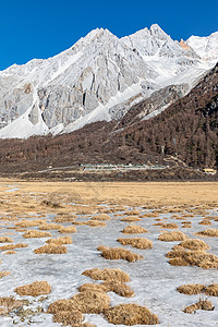 冬天的稻城亚丁雪山高清图片