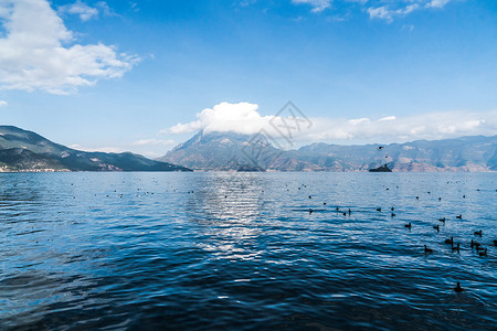 泸沽湖背景图片