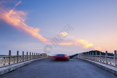 广告道闸武汉东湖绿道汉白玉桥背景