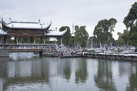 雪景古建筑背景图片