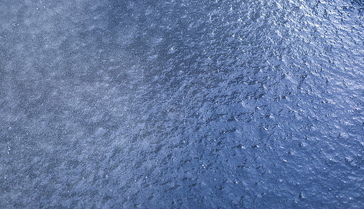 冬天结冰的水面图片