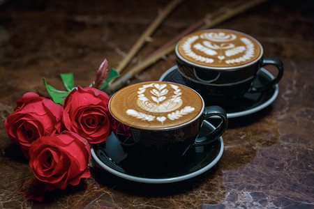 情人节情侣咖啡拉花高清图片