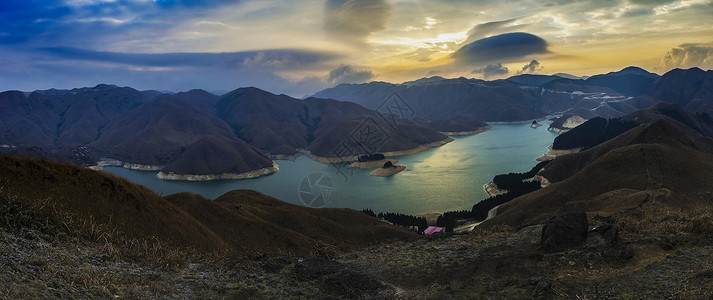 天湖秋色天空之镜天湖高清图片