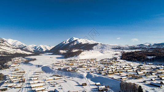 下雪天背景新疆喀纳斯禾木村背景