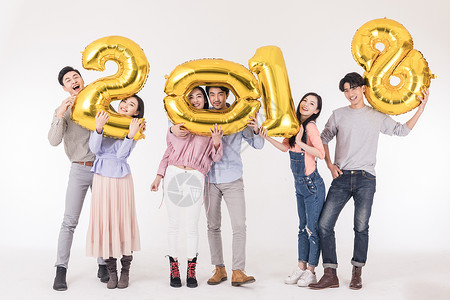 青年聚会手持2018气球庆祝棚拍背景图片