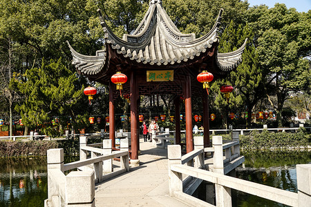 红火的桥上海古猗园元宵花节背景