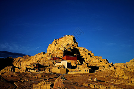 气势建筑西藏古格王朝背景