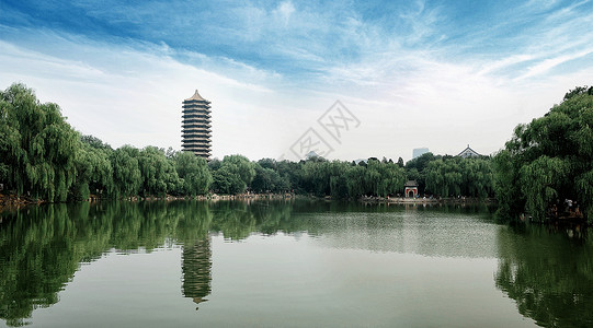 北京大学大学北京大学未名湖博雅塔背景