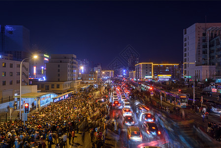中国风活动导航栏跨年夜的人流背景