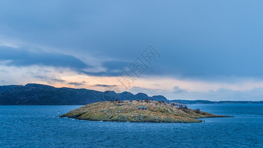 孤岛海上的小岛背景