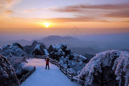 世界名胜建筑群天柱晴雪背景