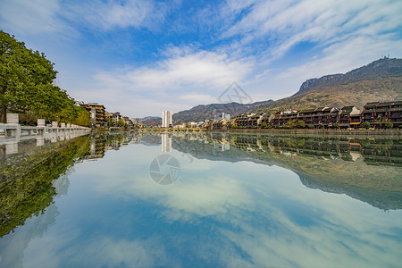 内陆湖泊小镇背景