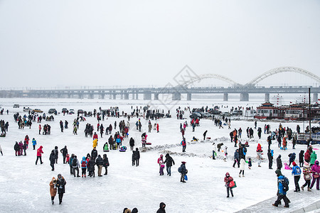 哈尔滨大桥冰上松花江背景