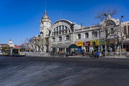 北京前门大街旁老火车站背景图片