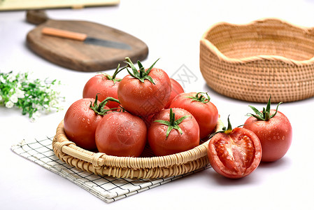 新鲜的大番茄背景图片