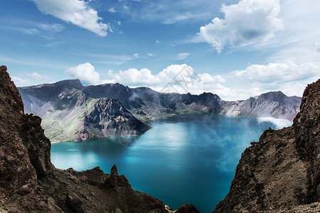 大觉山风景乌云下的山脉设计图片