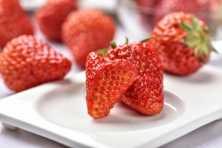 心形草莓大心形红色高清图片