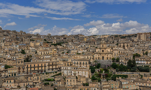 西西里岛中世纪巴洛克风格小镇背景图片