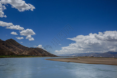 西藏高原山川湖泊图片