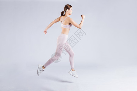 跑步年轻女人图片