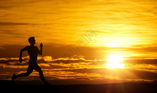 马拉松起跑夕阳下奔跑剪影设计图片