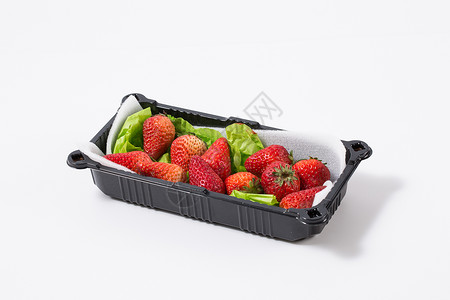 草莓一个好看篮子高清图片