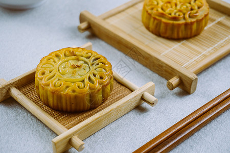 中式美食月饼背景图片