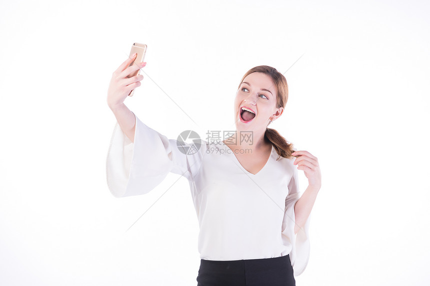 外国女性白领用手机自拍图片