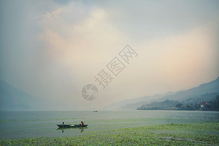 著名尼泊尔景点尼泊尔博卡拉费瓦湖背景