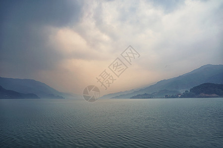 尼泊尔费瓦湖落日图片
