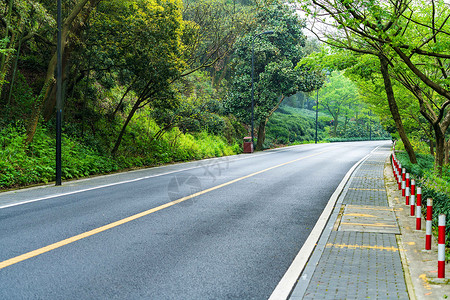 山间的公路背景图片