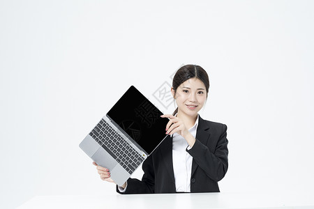 用电脑的职业女性图片