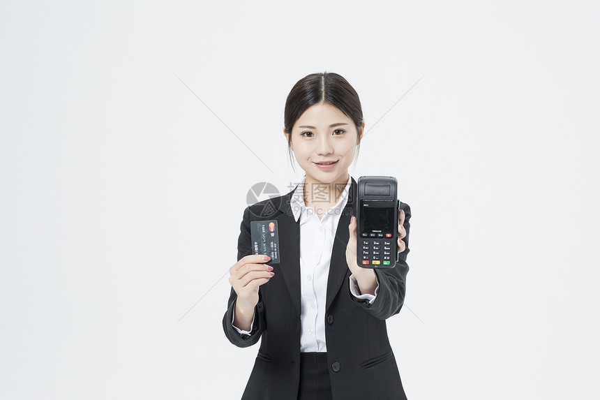 刷卡的职业女性图片