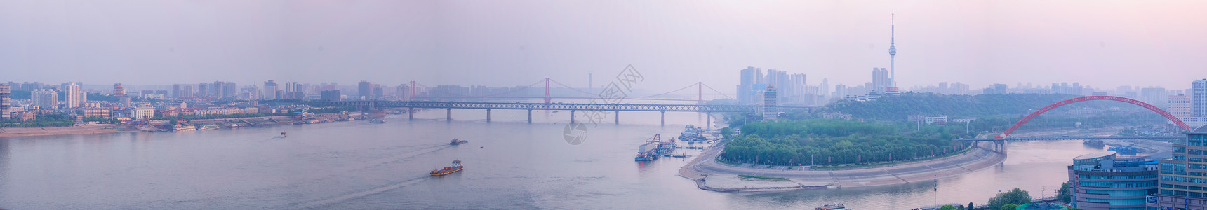 两船交汇俯瞰武汉长江主轴核心段长图背景