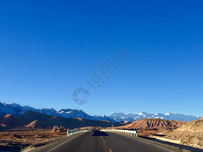 新疆乌恰斯姆哈纳道路背景图片