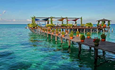蓝色酒店素材海上度假村的休闲区背景
