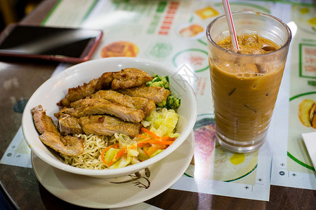 香港美食鸡肉嚼面高清图片