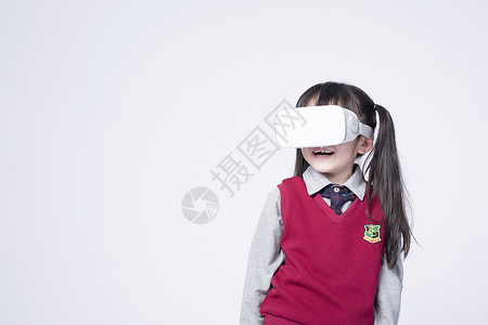 VR学习戴着vr眼镜的小女孩背景