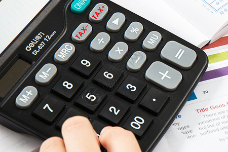 税收计算器计算器键上的TAX设计图片