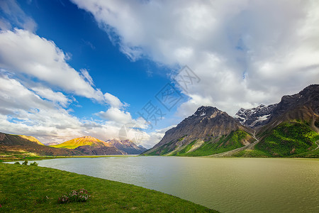 河流插画场景西藏然乌湖风光背景